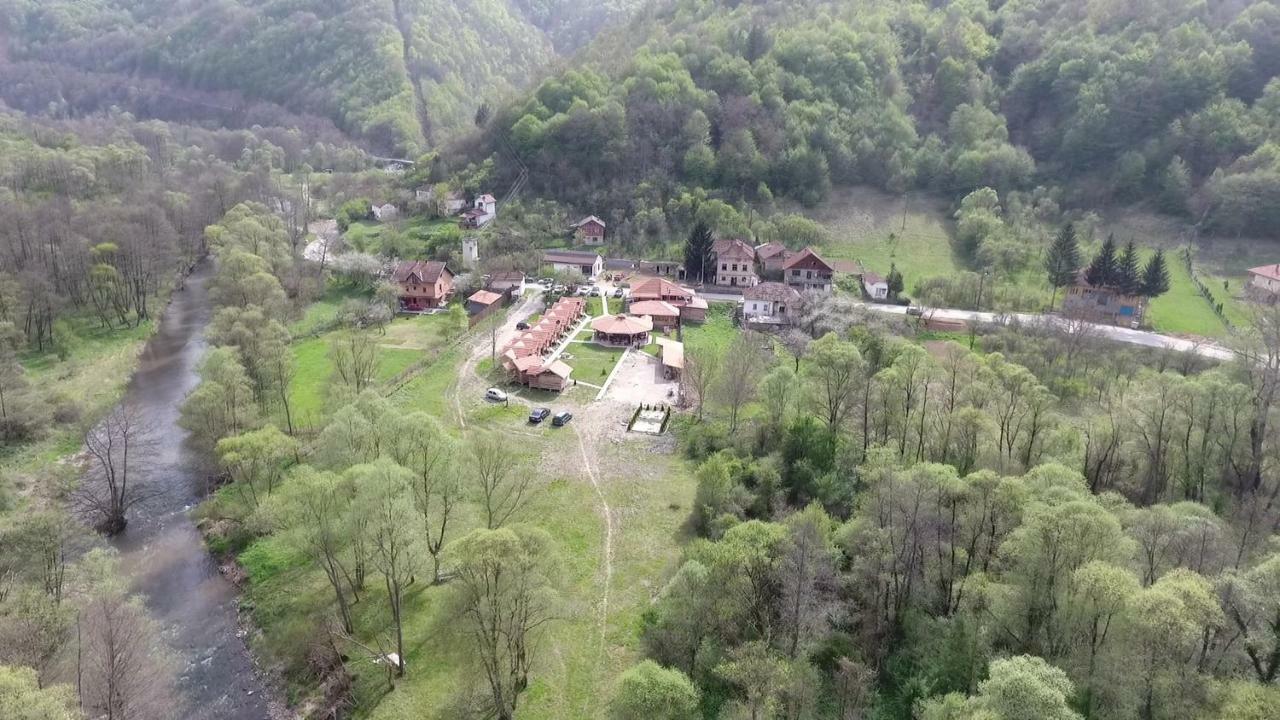 Hotel Juzni Vetar à Trnski Odorovci Extérieur photo